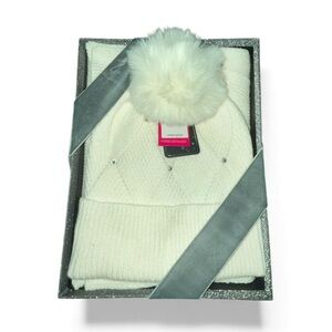 Cozy White Knit Beanie with Pom Pom